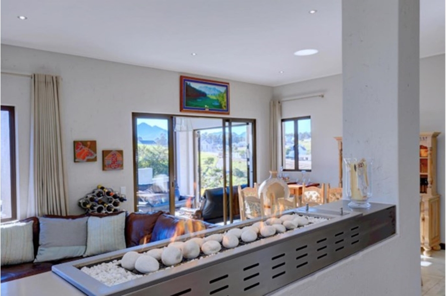To Let 3 Bedroom Property for Rent in Kingswood Golf Estate Western Cape